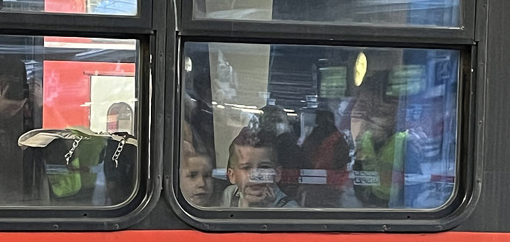 Angekommen auf dem Münchner Hauptbahnhof: vor dem Putin-Krieg Geflüchtete aus der Ukraine (Foto:Martin Schmitz)